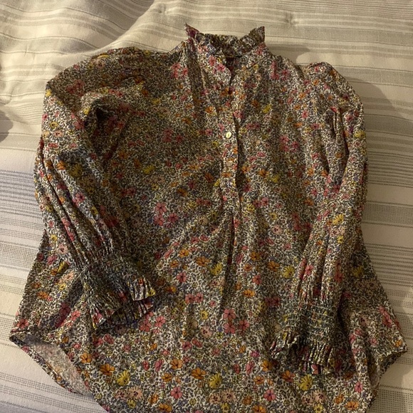 Tuckernuck Tops - Tuckernuck top. Floral. Size small.